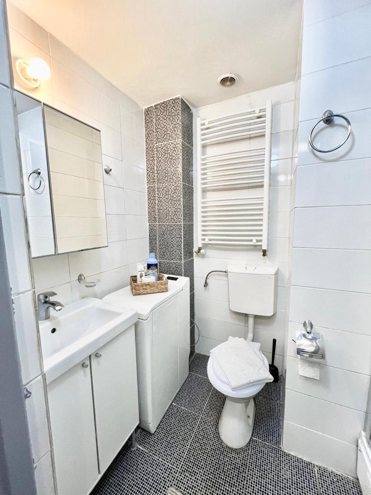 Victoriei Spacious Studio Bucureşti Eksteriør bilde